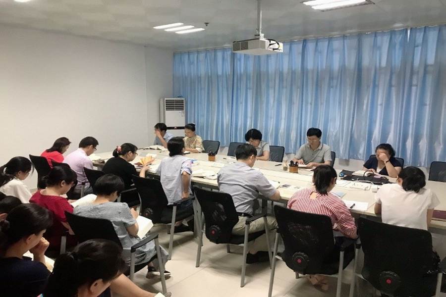 https://finance.ustc.edu.cn/_upload/article/images/25/38/7f978a9145a1a8f9cbf8a68f2de0/7ab26eb4-beff-446b-a5c8-196219109685.jpg